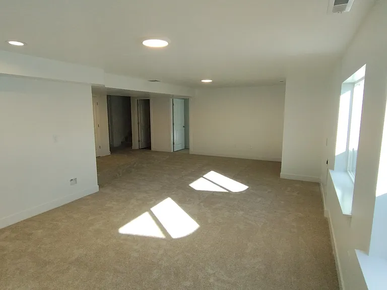 616 N Hiddleston Way — Photo 6