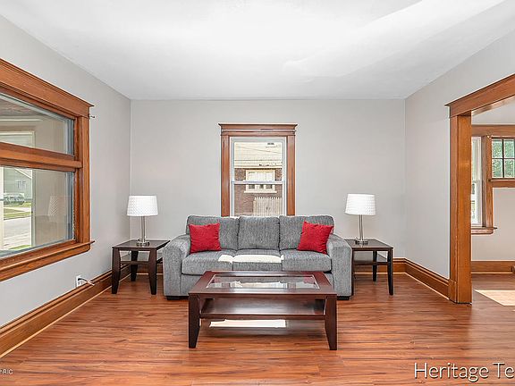 5th image of 2263 Greenfield Ave SW