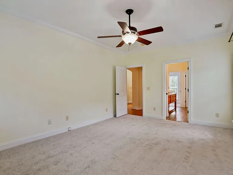710 Valley St — Photo 36