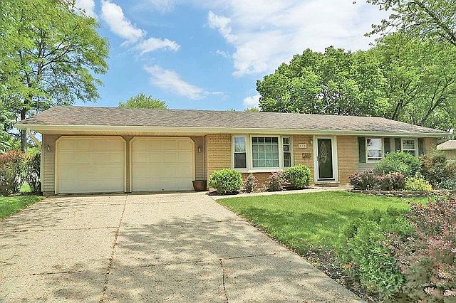 1st image of 628 Boxwood Dr