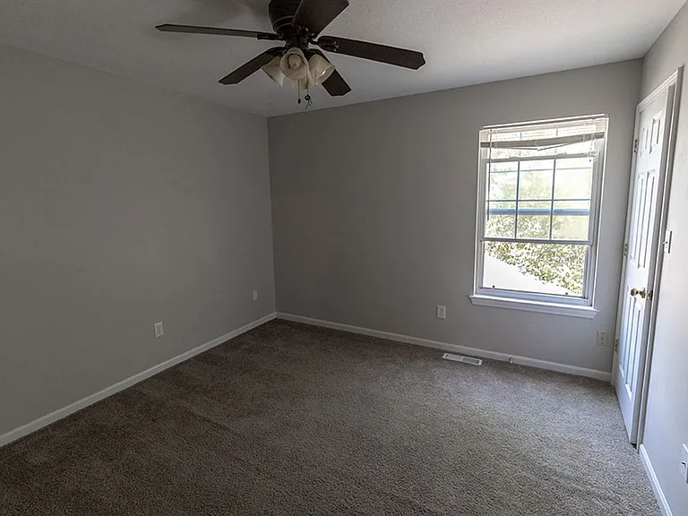 5567-5569 E Pinehurst Ln — Photo 24