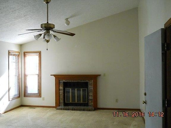 2nd image of 3209 Summerfield Dr