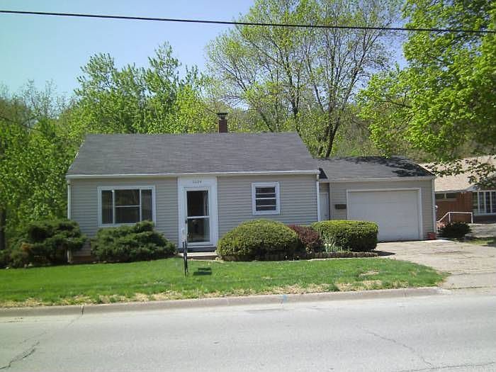 1604 Cedar Muscatine