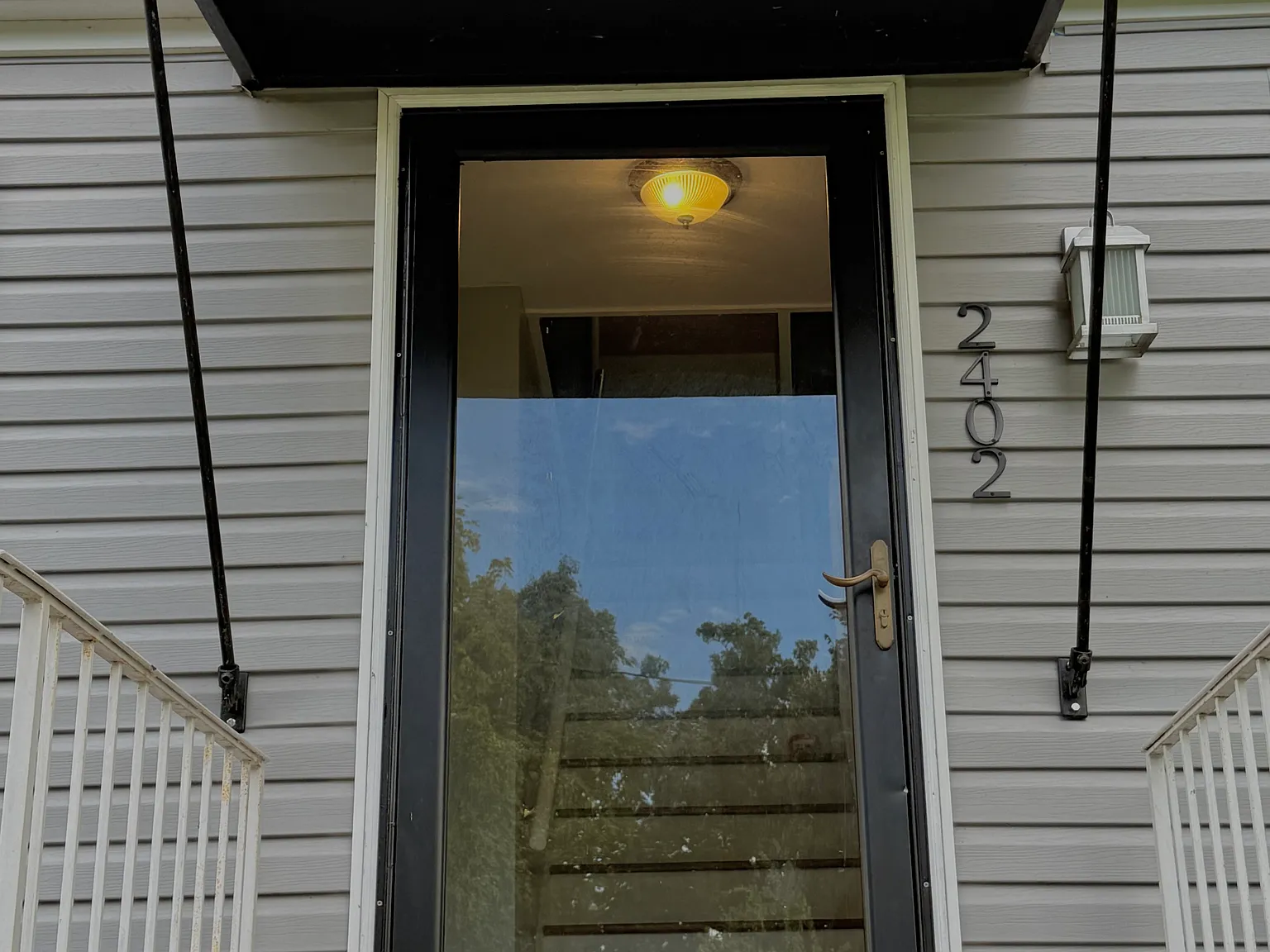 4 bed, 1400 sqft, $2,000 — Photo 2