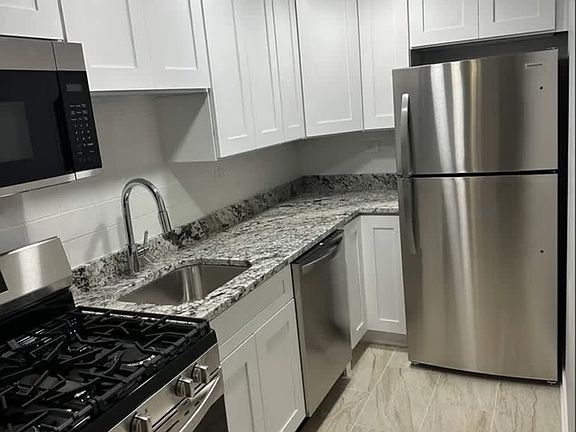 4th image of 3161 N Cambridge Avenue Chicago Illinois #606-ID1042057P