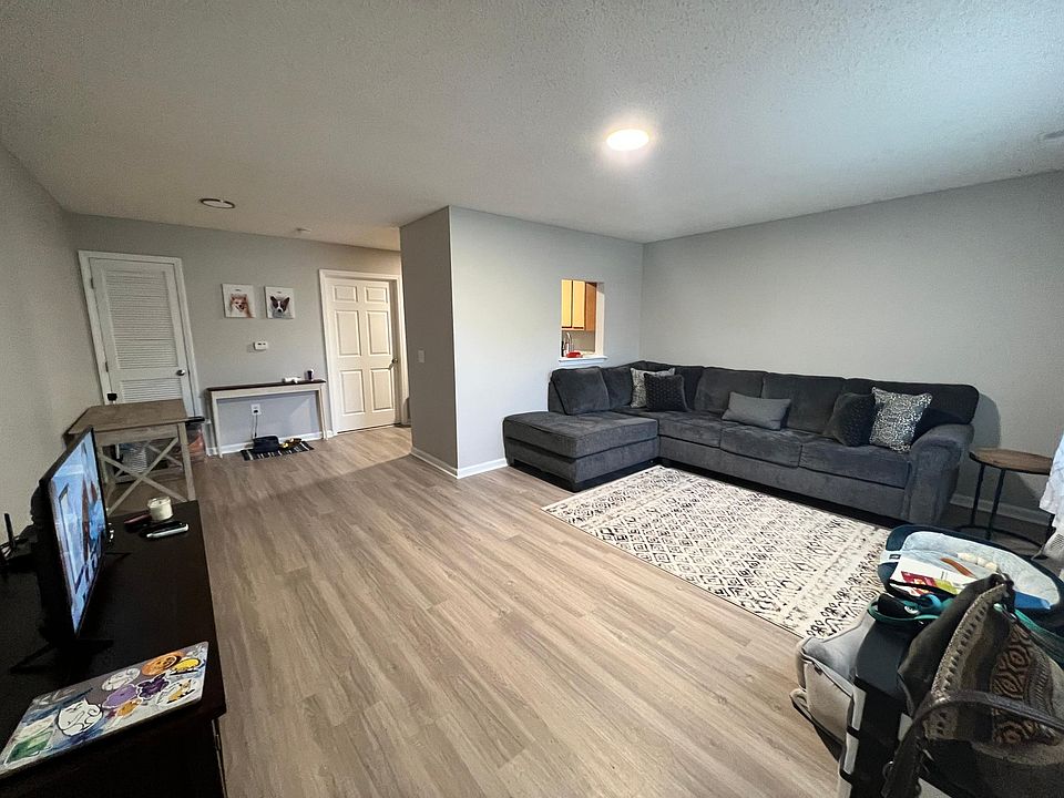1st image of 1812 Bradford Dr #67