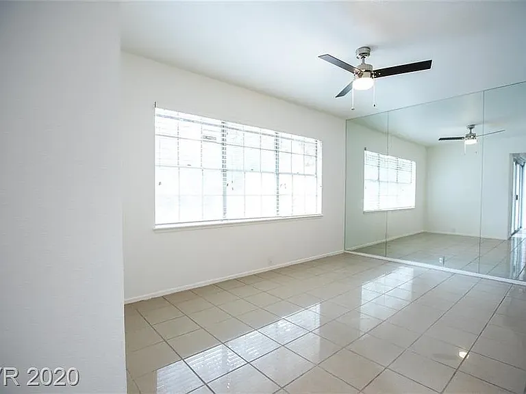 1125 Vegas Valley Dr — Photo 9