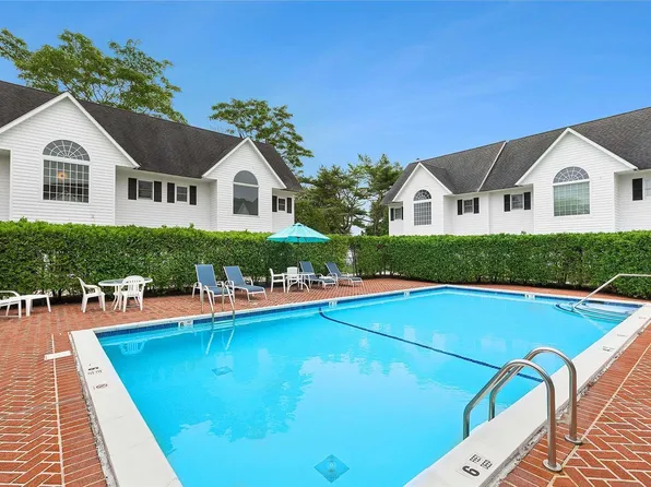 25 Mitchell Road #7, Westhampton Beach, NY 11978