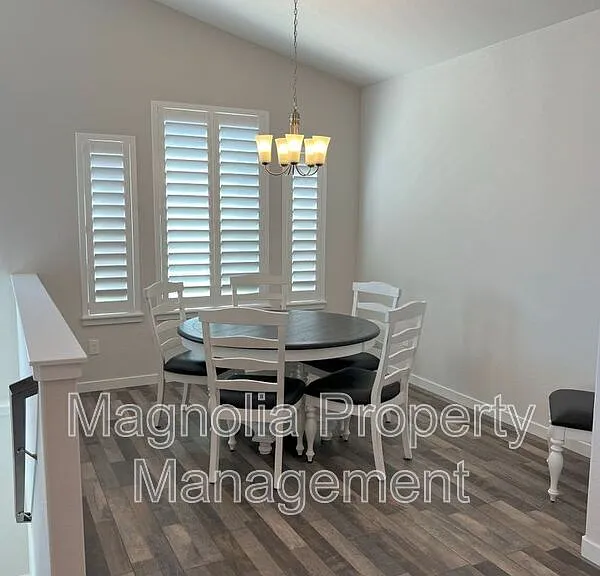 11855 Koenig Dr — Photo 6