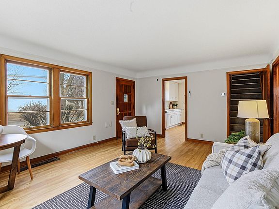4th image of 2937 Idaho Ave S