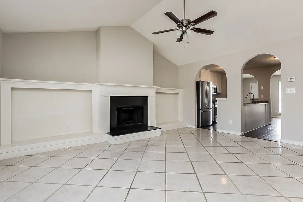 3 bed, 2.0 bath, 1528 sqft, $2,860 — Photo 3
