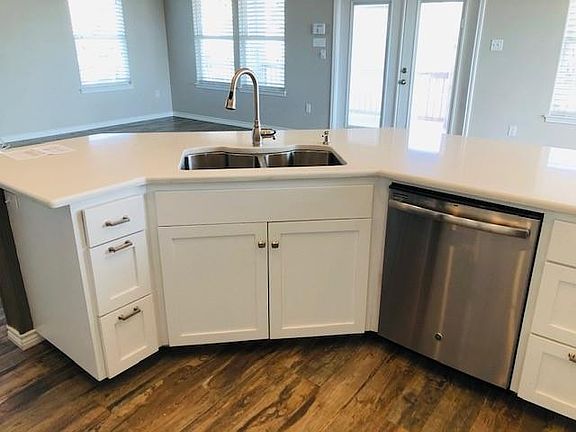 5th image of 4522 Gulfbreeze Blvd