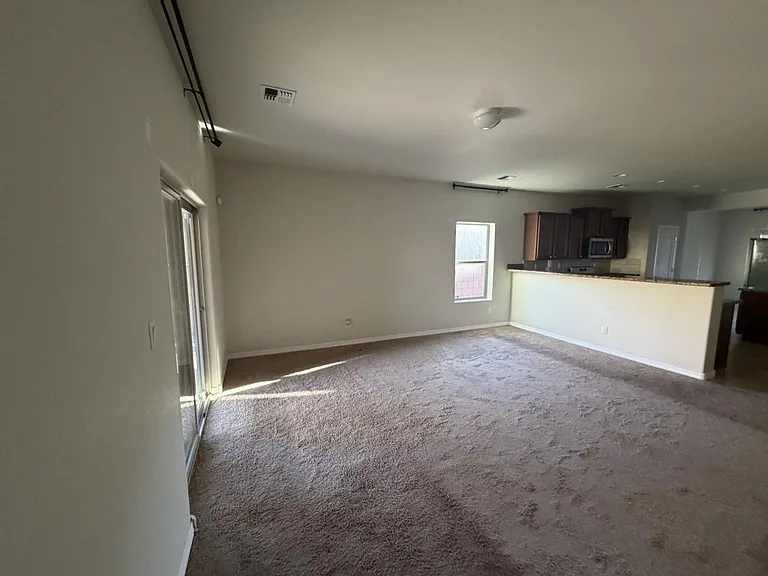 1005 El Paseo St NW — Photo 10