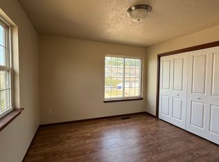 1673 Burr Dr, North Liberty, IA 52317