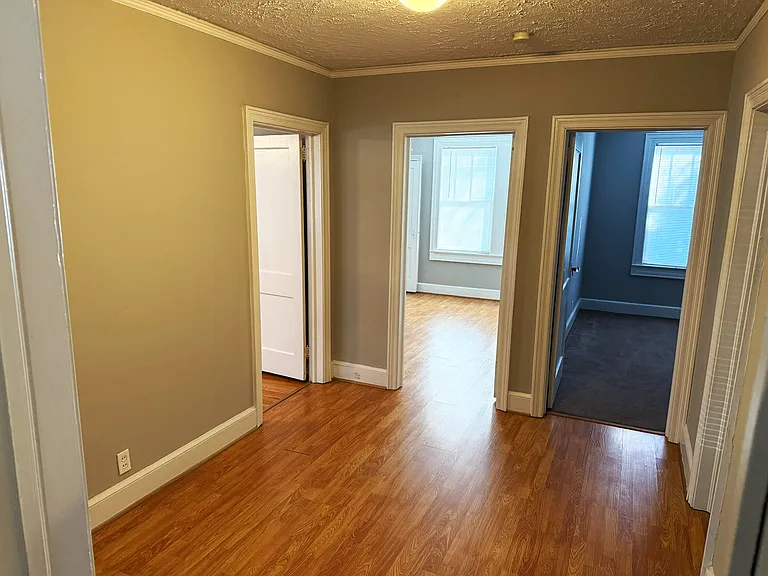 1001 B Ave — Photo 5