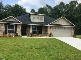 10524 Roundhill Dr, Gulfport, MS 39503