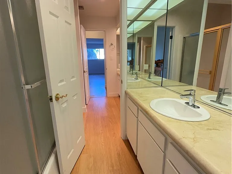 2235 W 25th St #112 — Photo 12