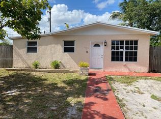 1131 NE 211th St, Miami, FL 33179