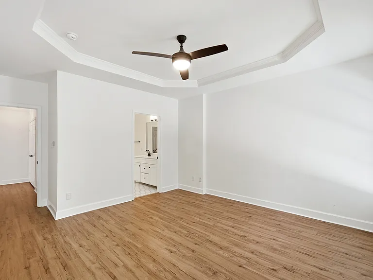 4084 Holly Villa Cir — Photo 19