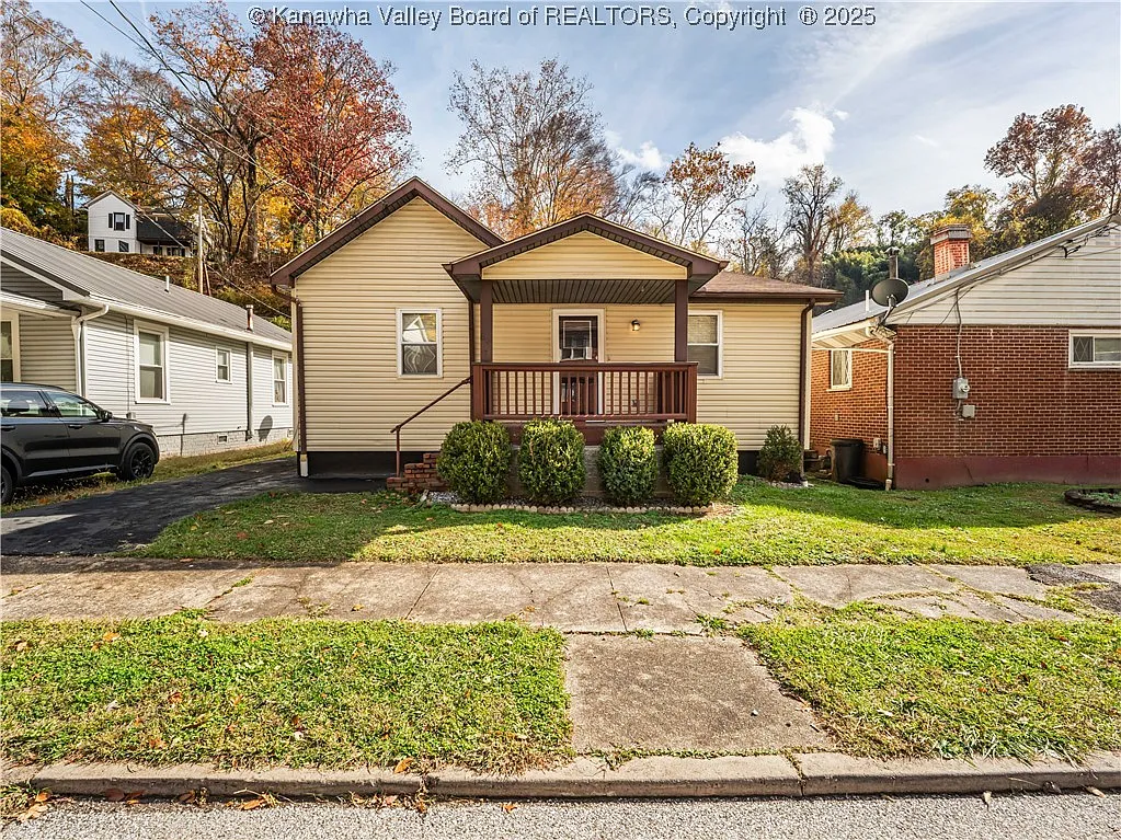 842 Greendale Dr photo 1