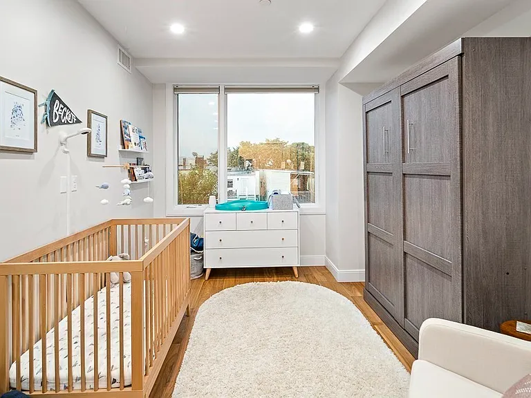 303 Sumner St #3R — Photo 19