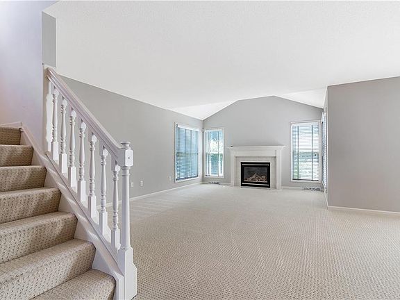 3rd image of 111 Crown Royal Dr