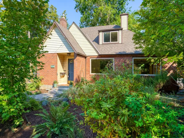 6303 SE Morrison St, Portland, OR 97215