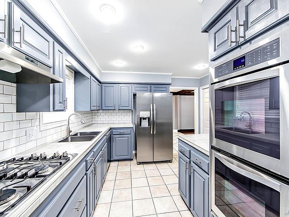 3rd image of 108 Chantilly Dr