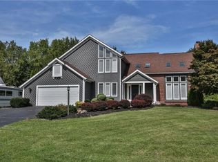 9 Pond Valley Cir, Penfield, NY 14526