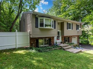 86 Hess Rd, Valley Cottage, NY 10989