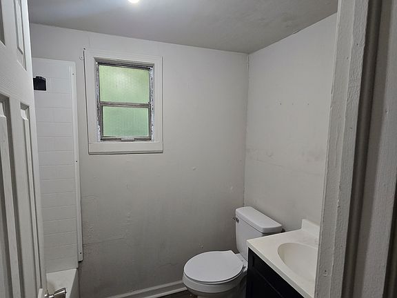 3rd image of 666 Gilliam Ave