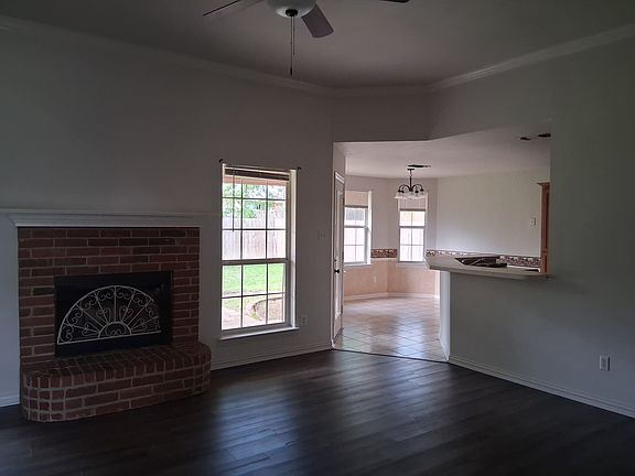4th image of 1016 Brookhaven Dr