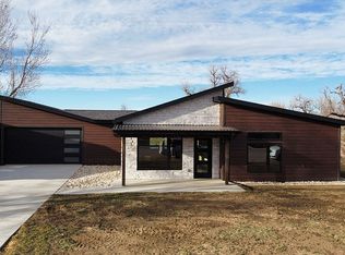 1407 Dacar St, Belle Fourche, SD 57717
