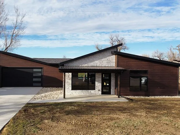 1407 Dacar St, Belle Fourche, SD 57717