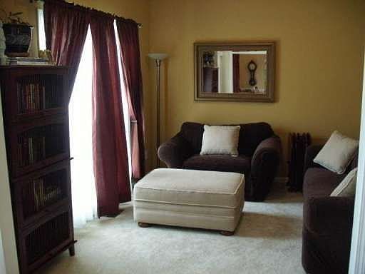 4th image of 171 Silverbell Ln