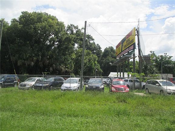 3rd image of 4275 N Orange Blossom Trl