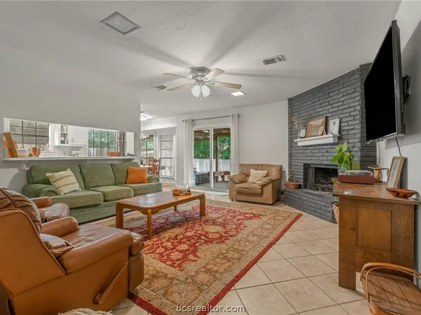 3003 Adrienne Dr, College Station, TX 77845