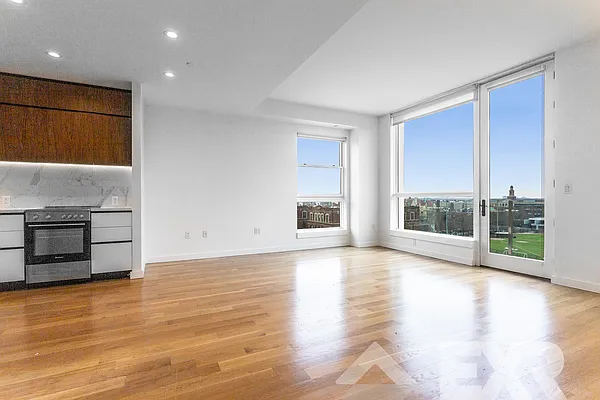 Rented by EXR | media 75