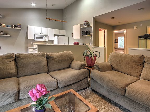 3rd image of 6525 200th St SW APT 203
