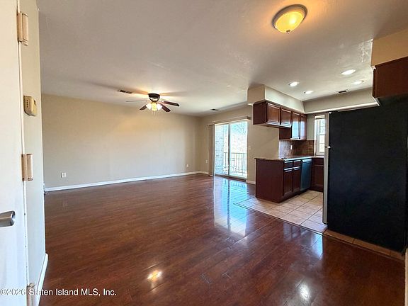 2nd image of 85 Elmwood Park Dr APT 23