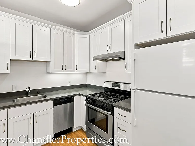 605 Scott St — Photo 7