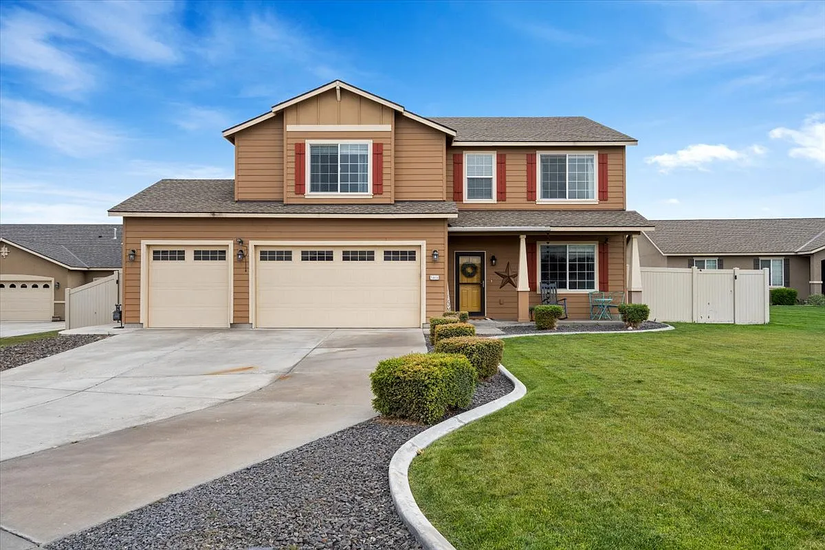 4 bed, 2643 sqft, $2,775 — Photo 1