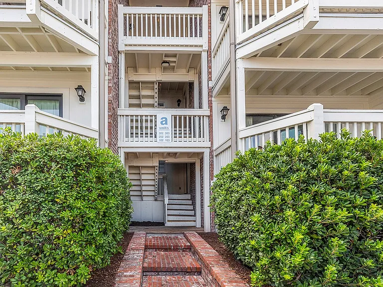 2805B N Ocean Blvd — Photo 3