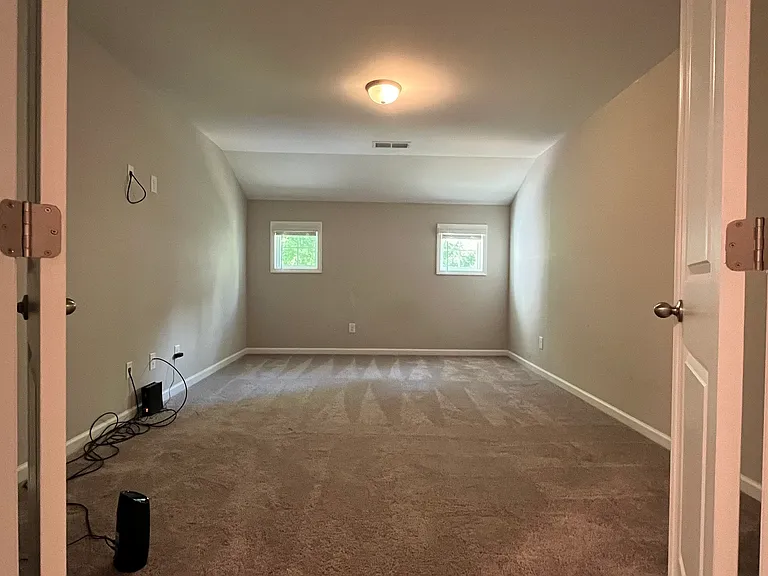 1955 Boxwood Way — Photo 30