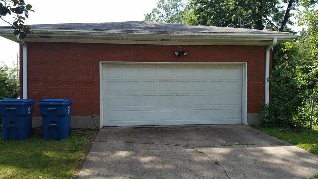 2nd image of 3915 Serene Way