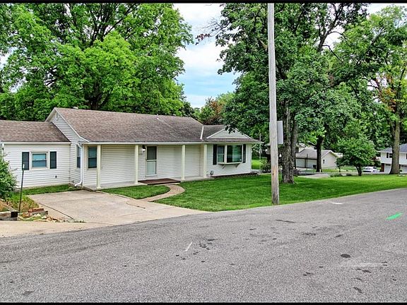 3rd image of 2021 S 40th St
