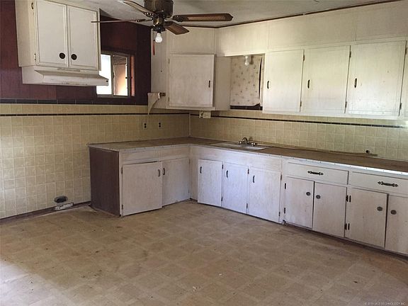 3rd image of 16136 West Dr