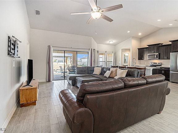 4th image of 1509 NW 37th Ave