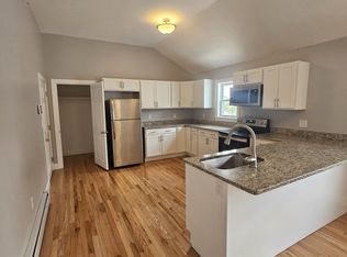 92 Hamilton St APT 5, Worcester, MA 01604