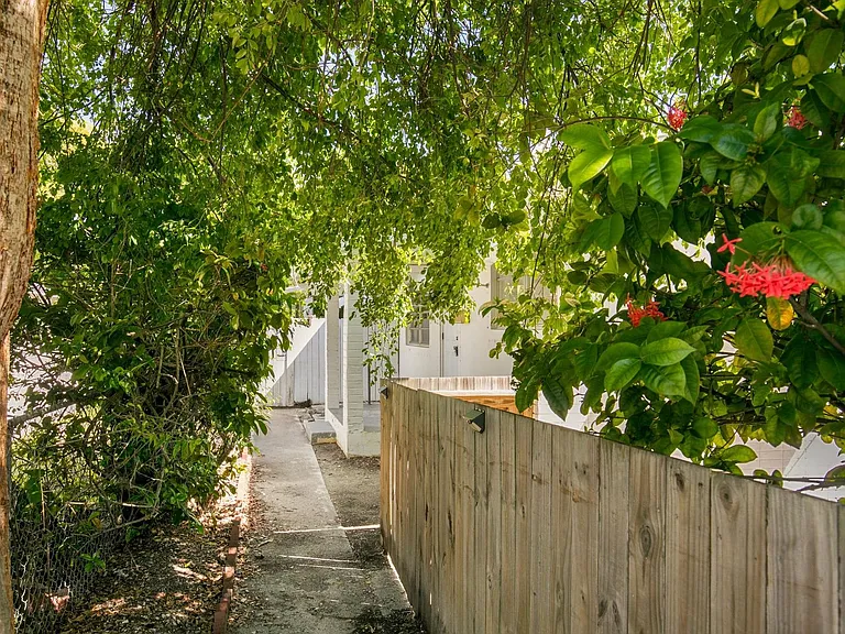 2421 Patterson Ave #A — Photo 3